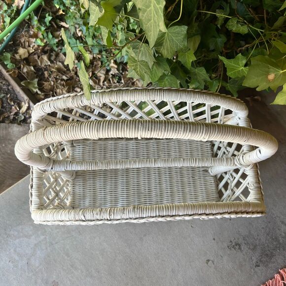 Wicker White Divided Magazine Basket Rack Sturdy VTG cottage core boho - Picture 2 of 6